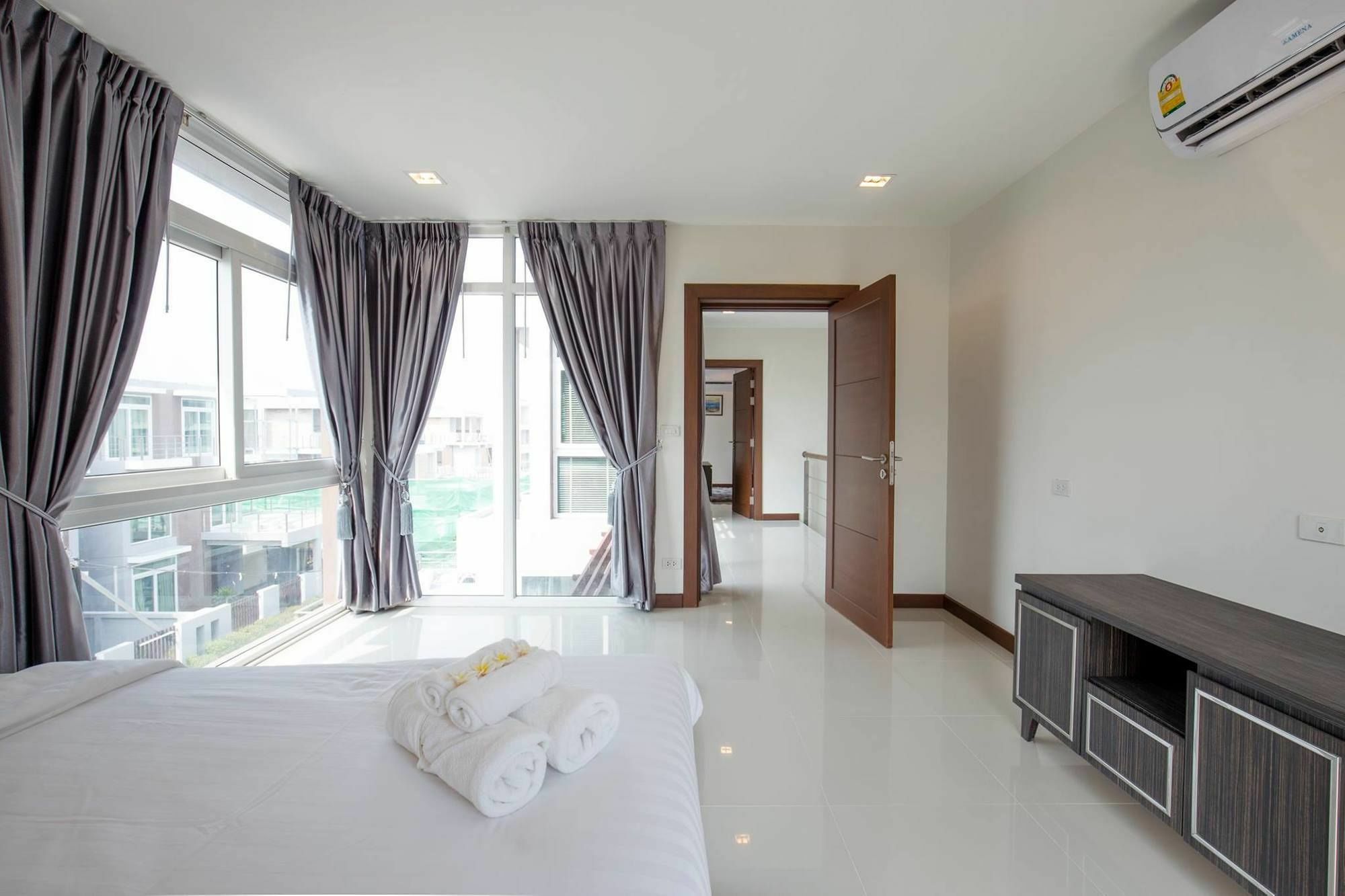 Golden Sea Pool Villa HHQ Exterior photo